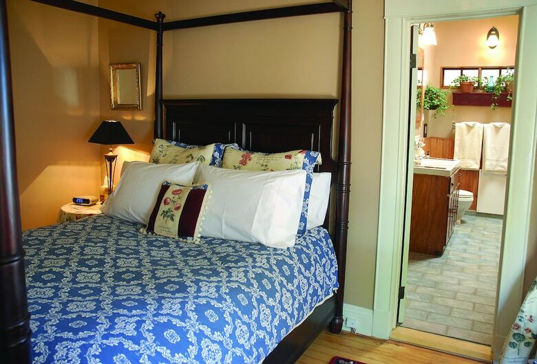 Downtown Historic Bed And Breakfast