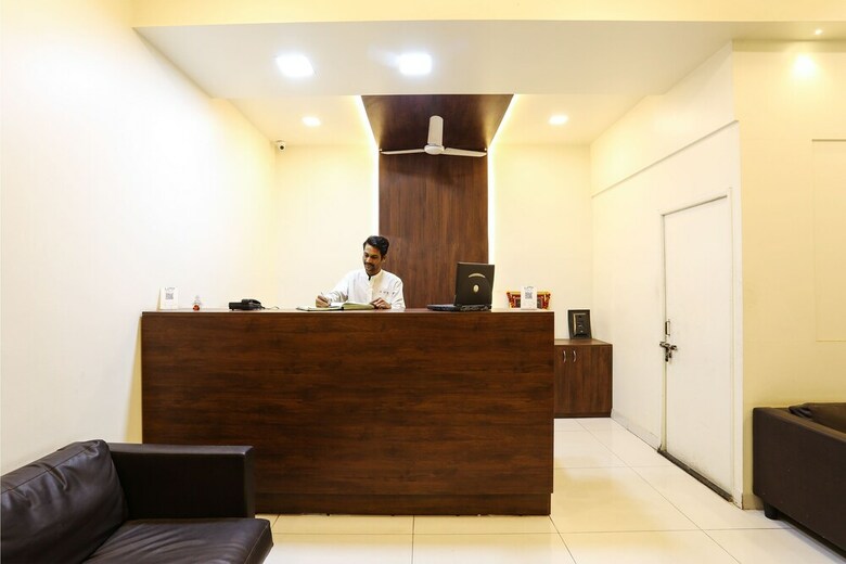 Hotel Hmr Royal Inn