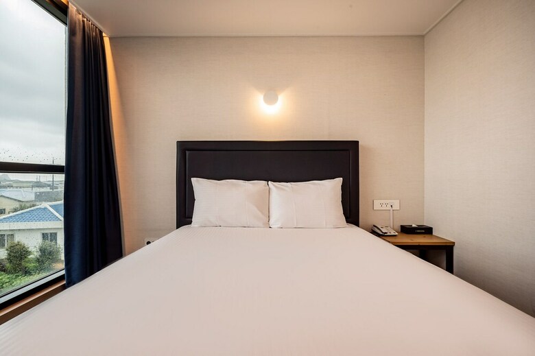Sunrise Hotel Seopjikoji