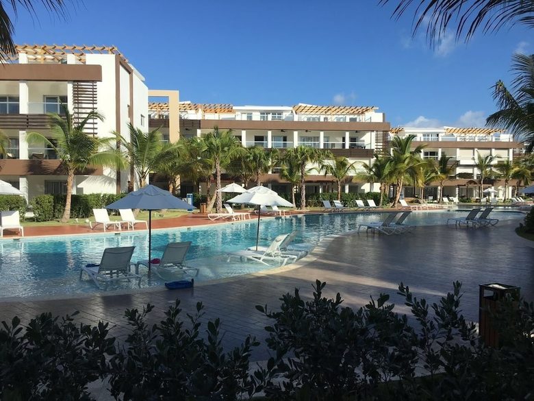 Beach Front Luxury Apartment - Bluebeach