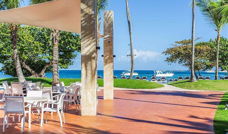 Beach Front Luxury Apartment - Bluebeach