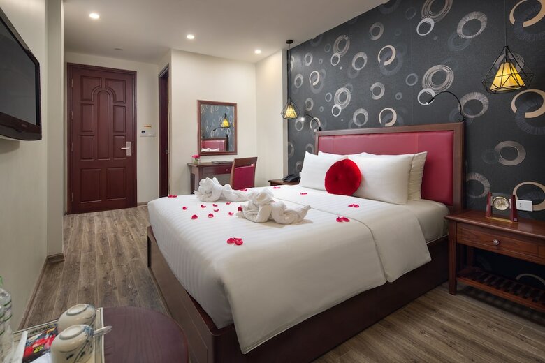 Holiday Emerald Hotel