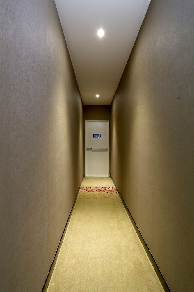 Lotus Blu Hotel