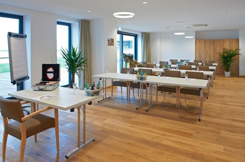 Hotel See- Und Waldresort Gr�bern