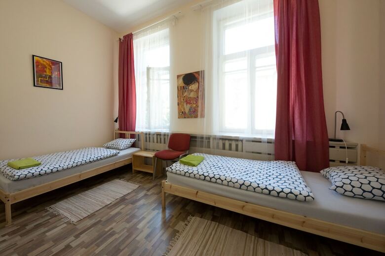 Hostal 25 Hours Hostel