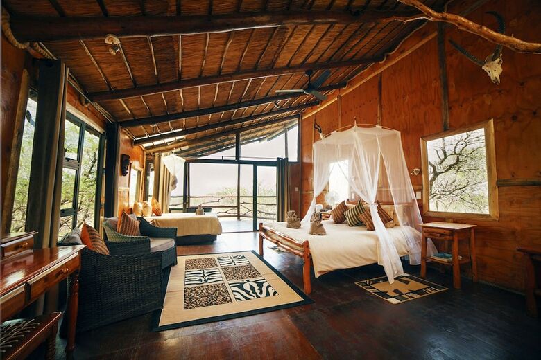 Cabana Pezulu Tree House Lodge