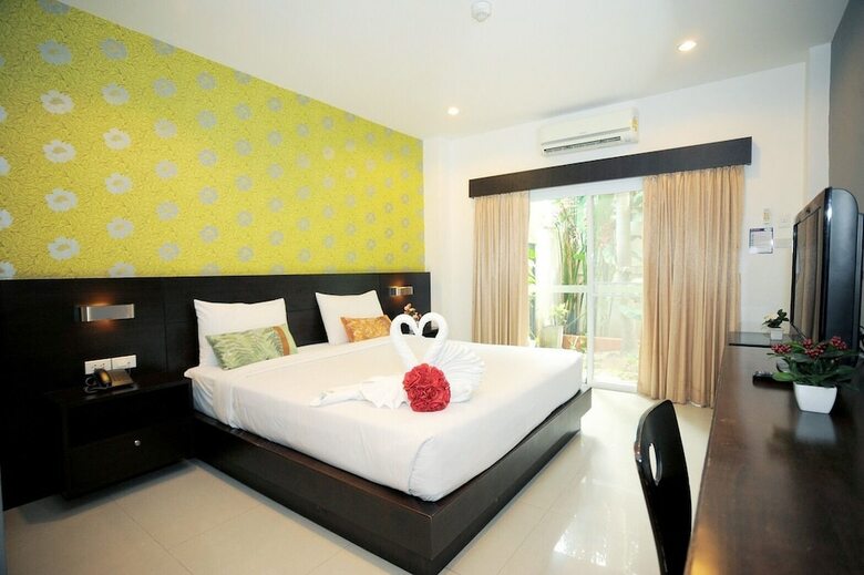 Hotel Rhienchai Place