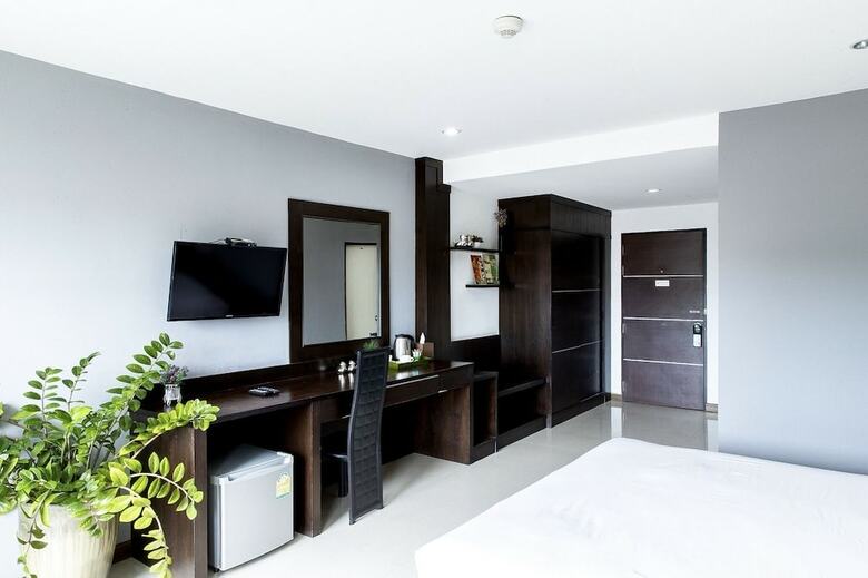 Hotel Rhienchai Place