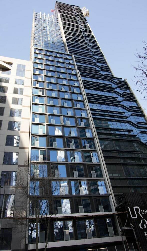 Carlson Cbd Apartments