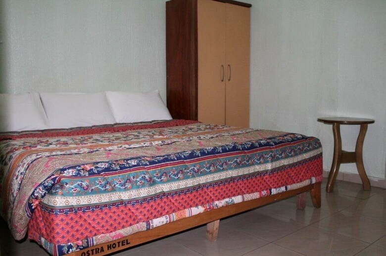 Ostra Hotels