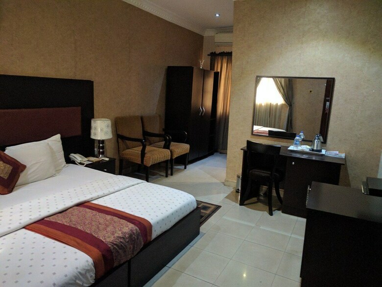 Whitehouse Hotels & Conference Centre