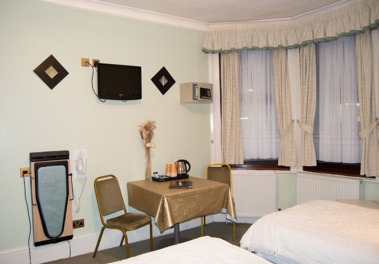 Park Avenue Hotel