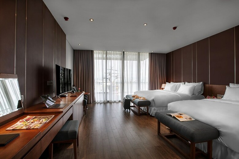 Avora Hotel