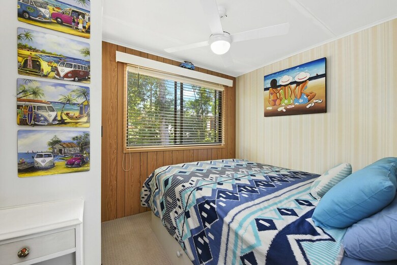 Cabana Flynns Beach Caravan Park