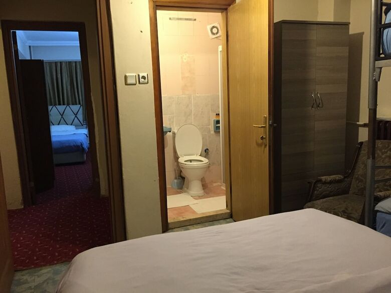 Istanbul Paris Hotel & Hostel
