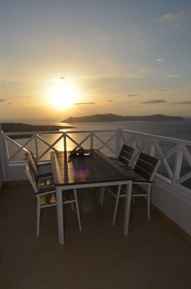 Apartamentos Fira Blue House