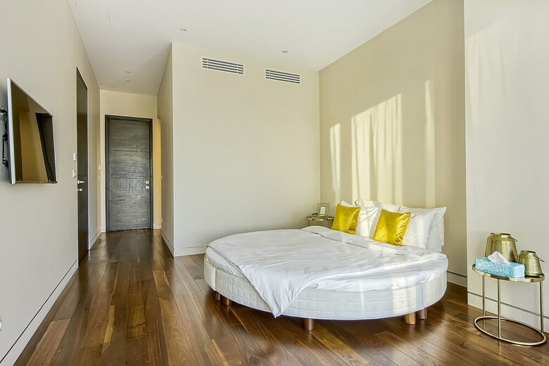 Hotel Sky Apartments Rentals Service