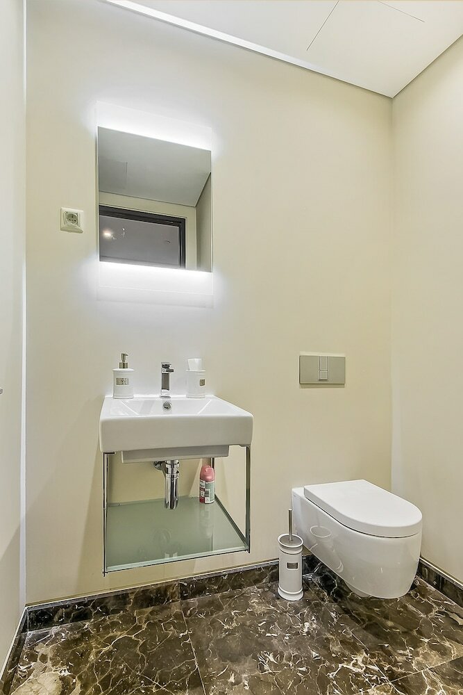 Hotel Sky Apartments Rentals Service