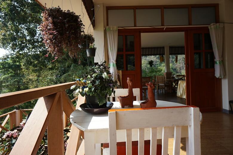 Hotel Phuoobfa Resort