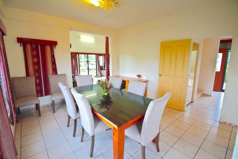 Hotel Tonga Holiday Villa