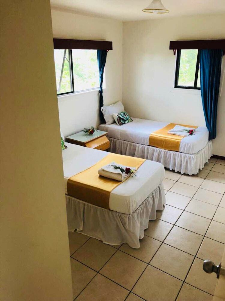 Hotel Tonga Holiday Villa