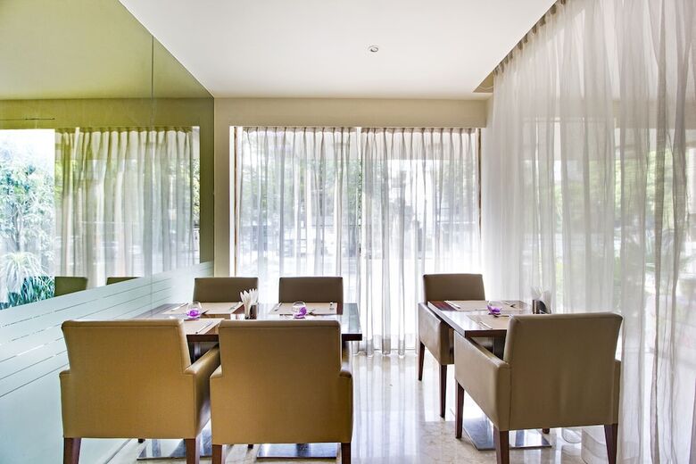 Fabhotel Cabana Gk1