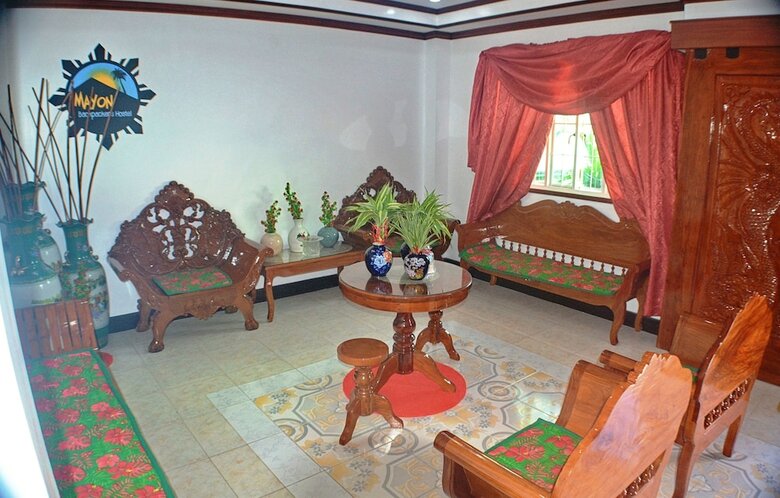 Hostal Mayon Backpackers Hostel