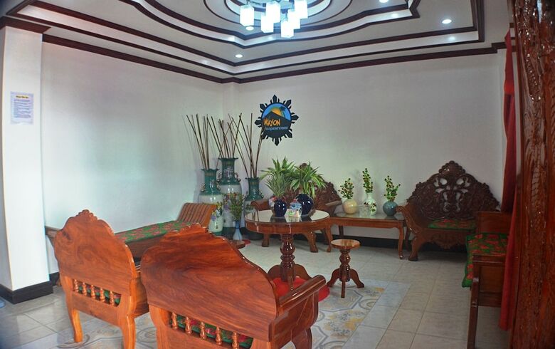 Hostal Mayon Backpackers Hostel