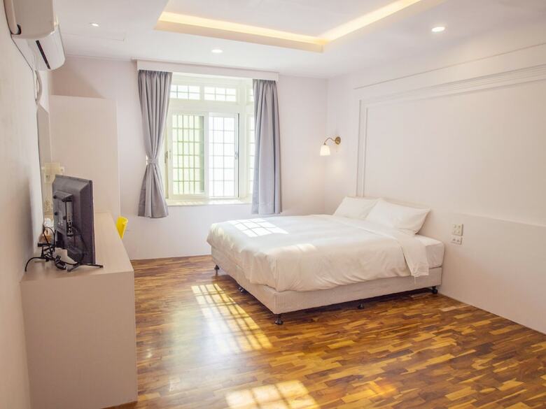 Summer Aura B&B
