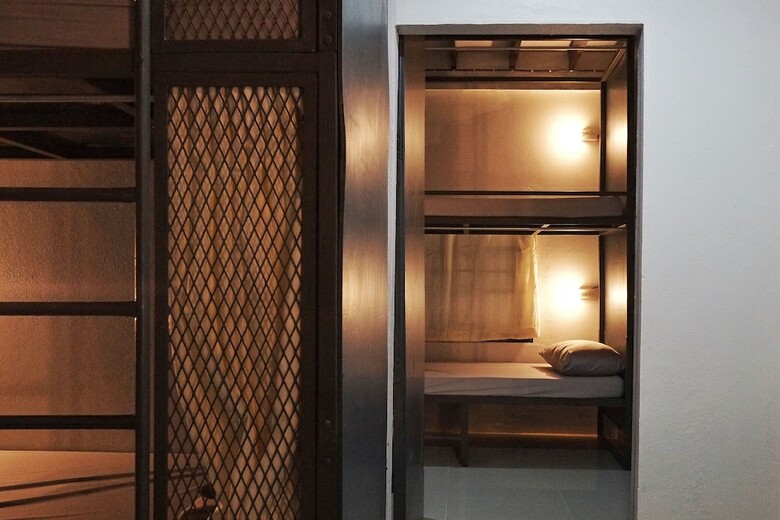 Hostal Urban Bed Hostel - Adults Only