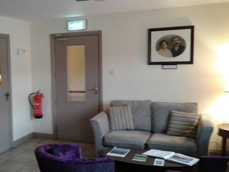 Hotel Clancys Of Glenfarne