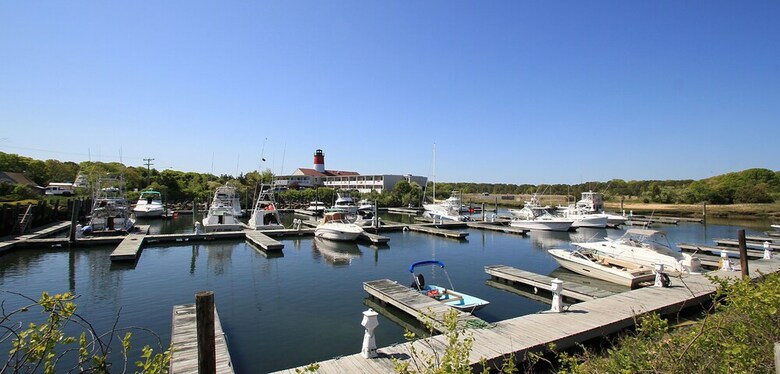 Pier 7 Condominiums