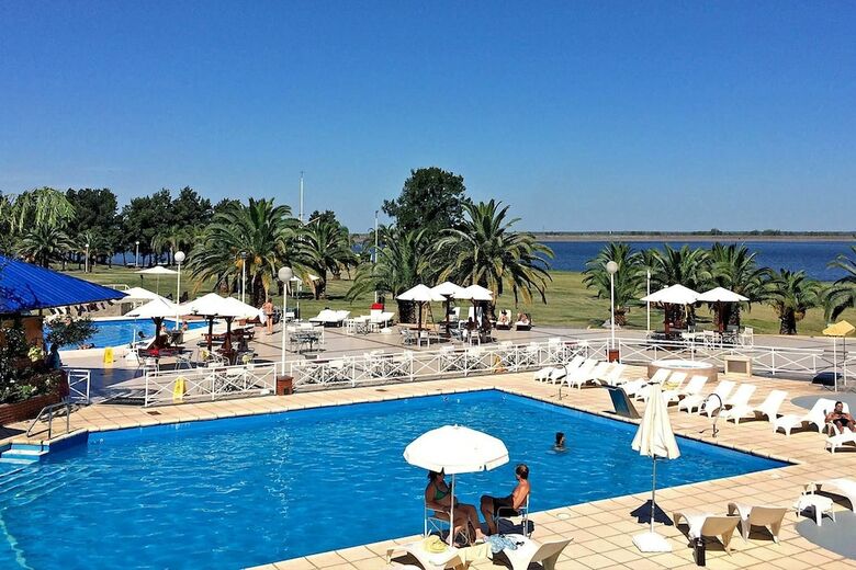 Hotel Marina Del Faro Resort