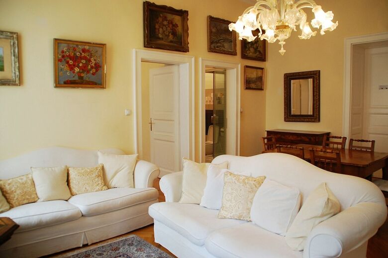 Melantrichova Apartment