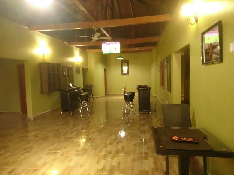 Hotel The Golden Apple Guest House