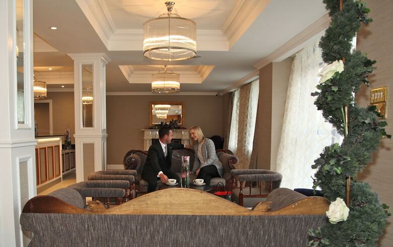 Royal Hotel