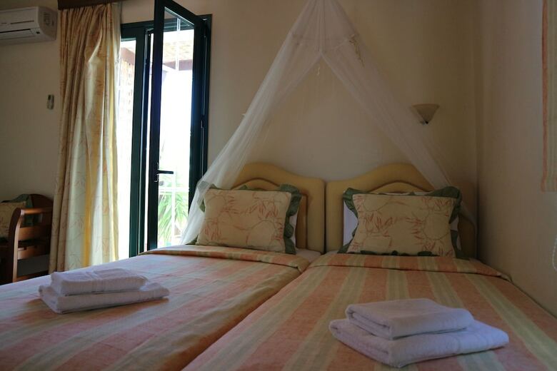 Apartamentos Orsalia Luxury Suites
