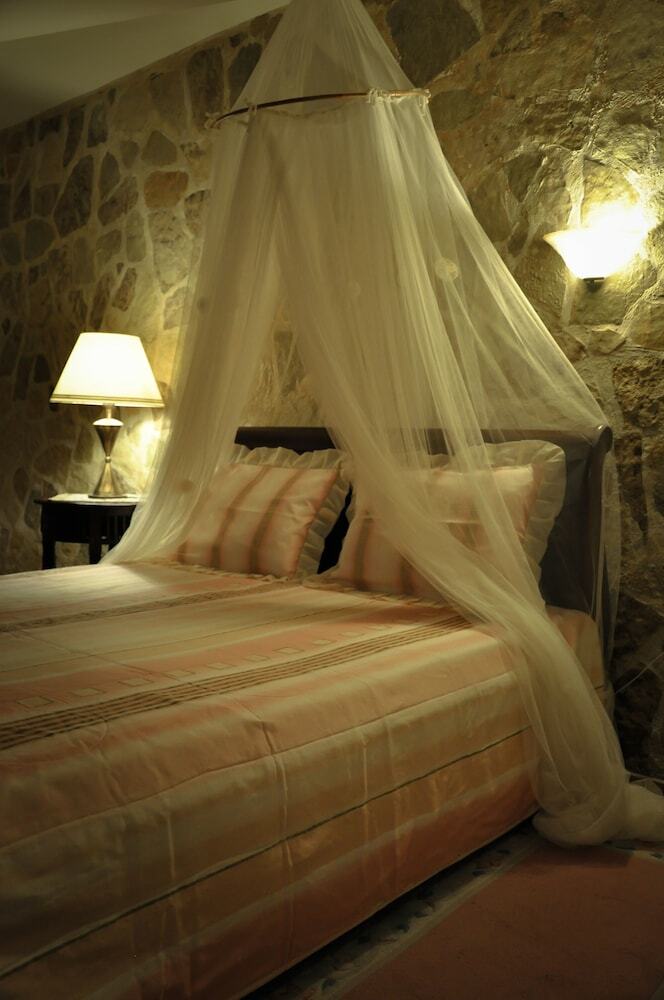 Apartamentos Orsalia Luxury Suites
