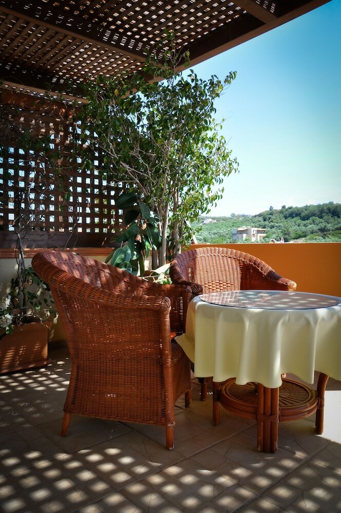 Apartamentos Orsalia Luxury Suites