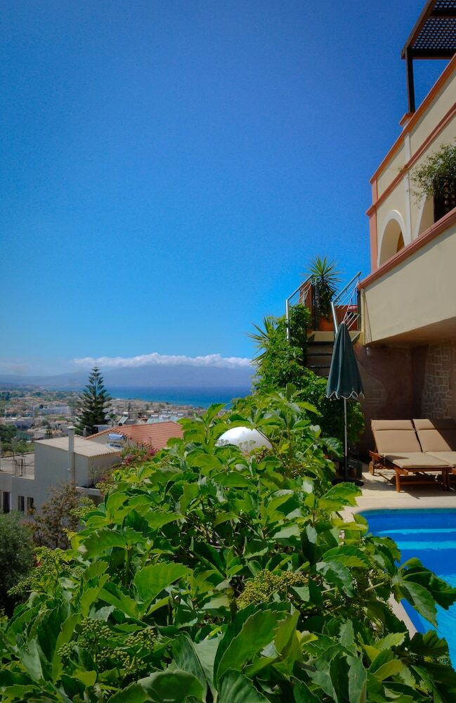 Apartamentos Orsalia Luxury Suites