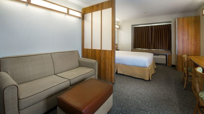 Hotel Magnolia Inn & Suites