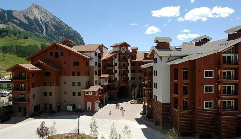 Posada Lodge At Mountaineer Square