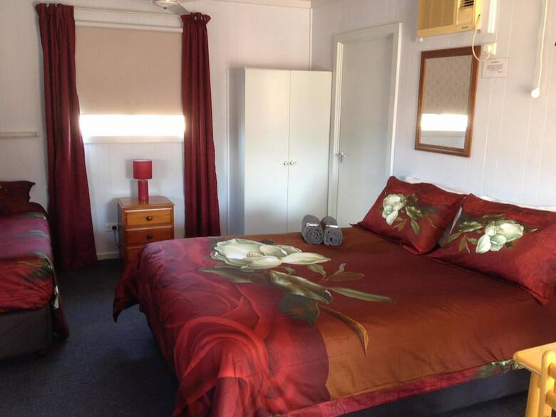 Hotel Banjo's Overnight & Holiday Units