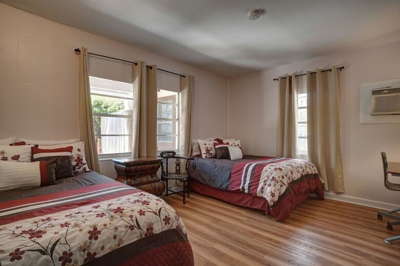 Hotel Sea Steps Suites