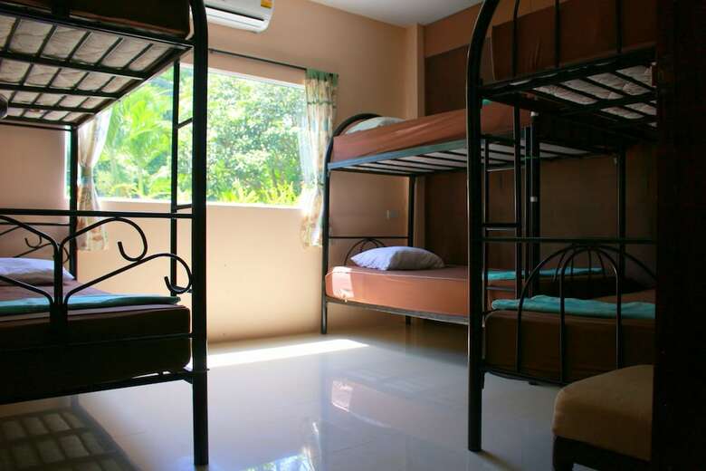 Hostal Love Station Hostel