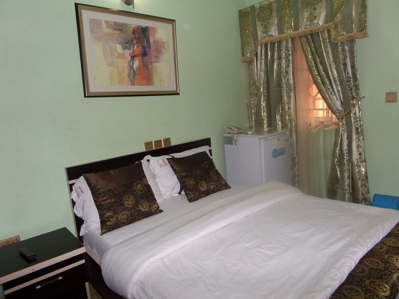 Hotel Rita's Events And Suites