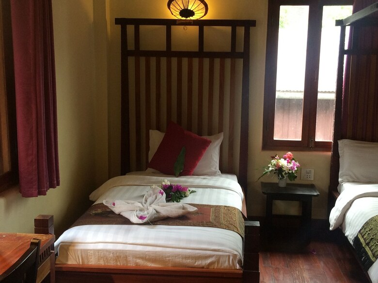 Hotel Chaluenxay Villa
