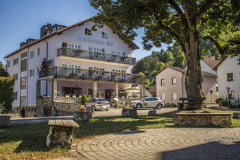 Hostal Raffelsteiner Hof