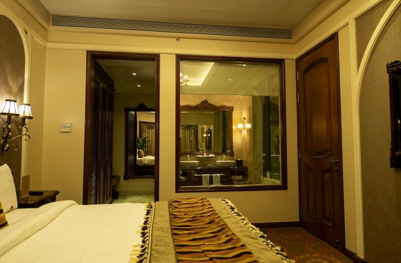 Express Inn The Business Luxury Hotel