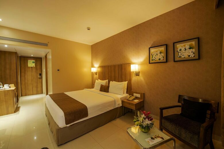 Express Inn The Business Luxury Hotel